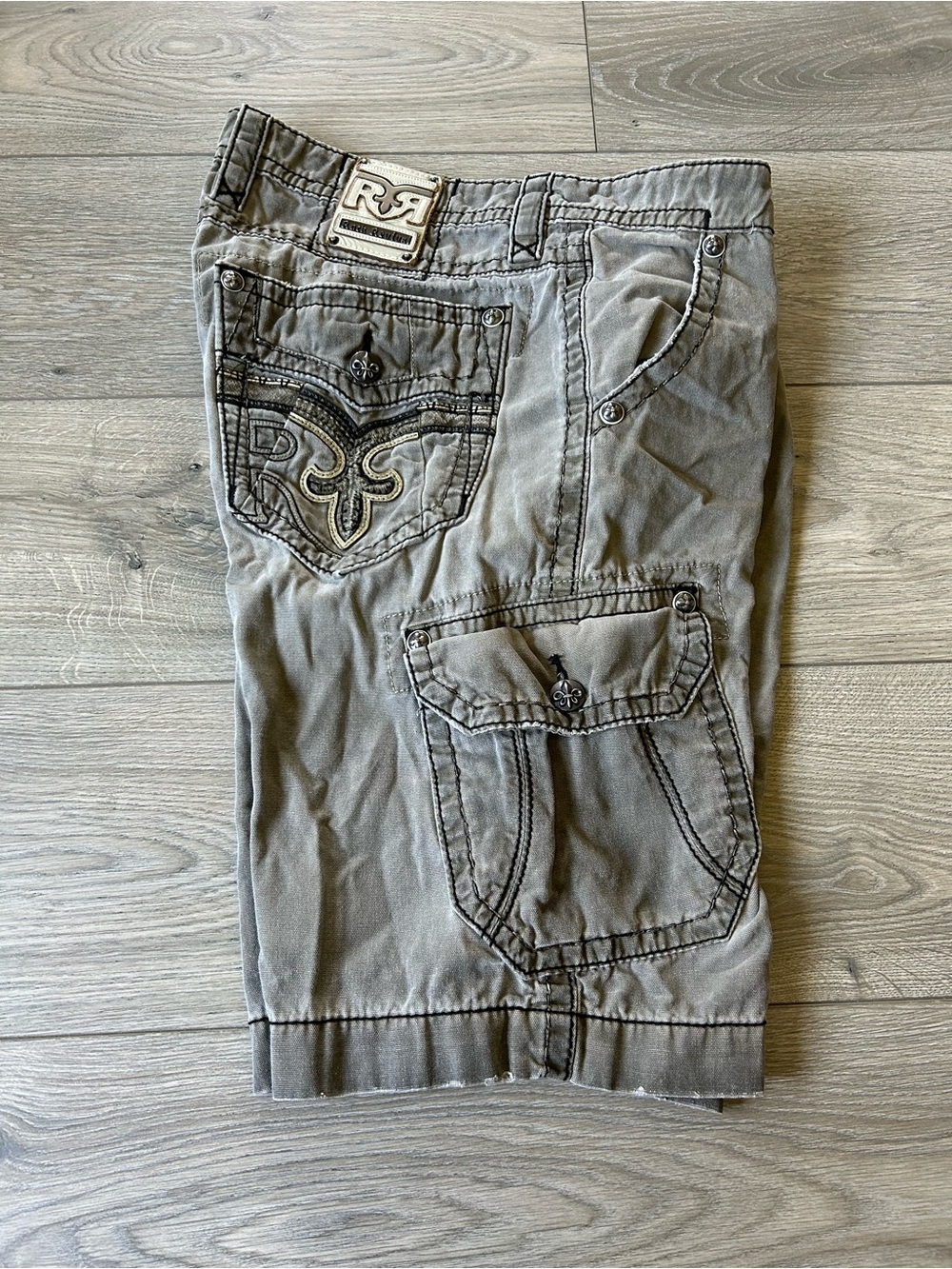 Rock Revival Gray Classic Cargo Flap Pockets Bermuda  Y2k Size 36